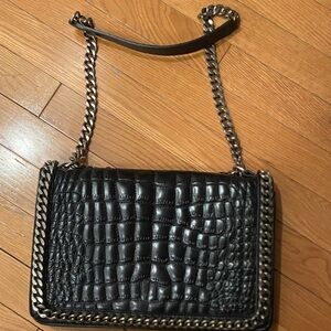 Elegant Black Croc-Embossed Chain Shoulder Bag
